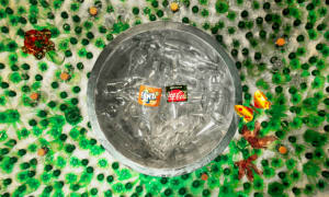 Coca-Cola ad uses nothing but recyclable packaging