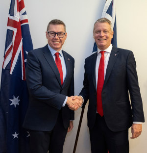 Australia strengthens UK ties