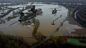 Boeing and Lufthansa Technik sign German Chinook agreement