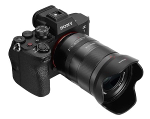 7Artisans launches first AF lens