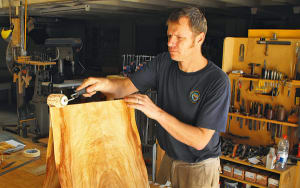 Veneering a Table Top