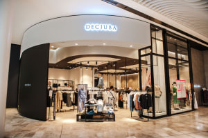 Decjuba to recruit 1000 staff in one day