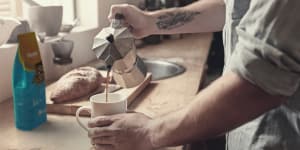Coffee packs with a built-in freshness vent