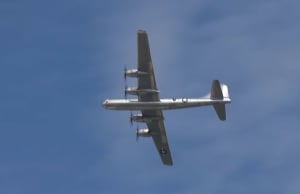 FRIDAY FLYING VIDEO: B-29s at Osh