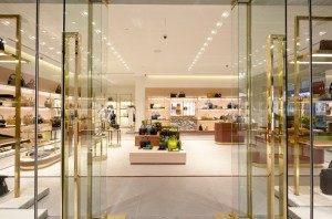 Jeweller reaches full circle