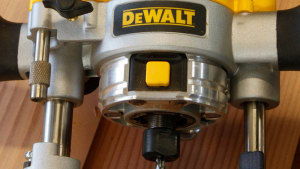 DeWalt D2620 Premium Small Router Kit