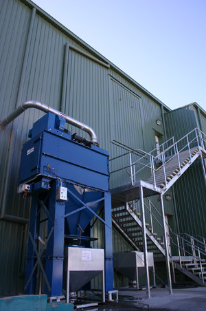 Donaldson controls sandblast residue