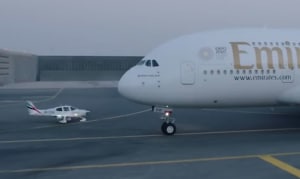 FRIDAY FLYING VIDEO: Emirates SR22