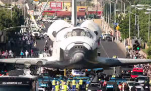 FRIDAY FLYING VIDEO: Shuttle through LA
