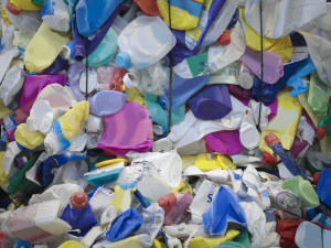 China to ban single-use plastic