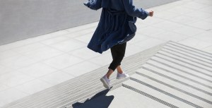Sneaker disruptor Allbirds launches in Australia