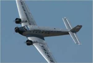 FRIDAY FLYING VIDEO: Tante Ju