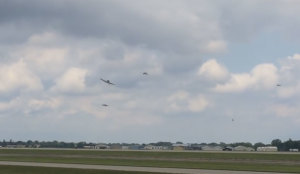 FRIDAY FLYING VIDEO: Oshkosh 2016 Arrivals