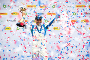 Cliffhanger nets Muroya the 2017 Championship
