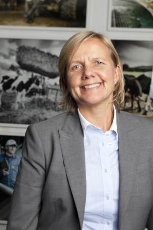 Swales steps up to lead Fonterra Oceania