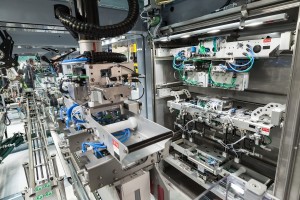 Robots that change their own tools