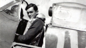 Fighter Pilot Tony Gaze Dies at 93