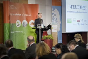 Experts 'rethink' plastics at global conference