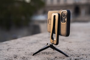 Review: Peak Design Everyday Loop case + mobile tripod