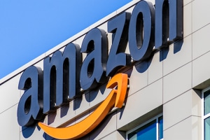 Amazon shareholders approve plastic packaging cuts