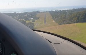 FRIDAY FLYING VIDEO: Apollo Bay Go-around