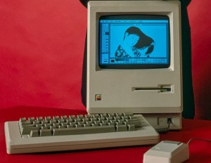 APPLE MAC CELBRATES 40 YEARS