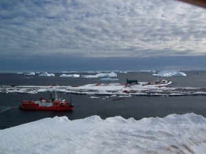 French icebreaker returns to Australia