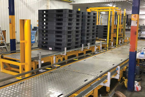 Pallet handling equipment