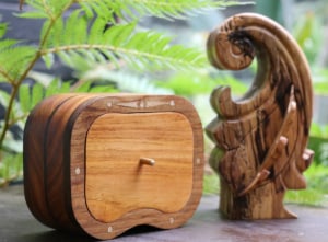 A little Studley bandsaw box