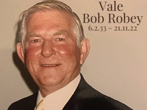 VALE BOB ROBEY