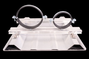 Conduit clamp for rooftops 