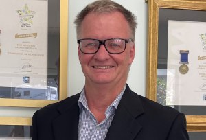 Clem Johnson receives Fespa Life Member Award