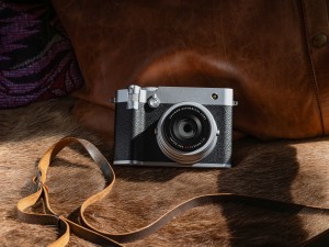 Fujifilm announces 102MP GFX100RF fixed lens camera