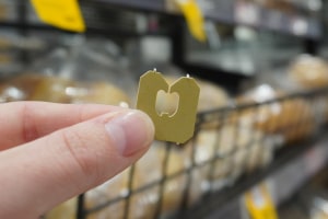 Coles removes plastic bread tags