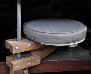 A swing-away seat for your workbench
