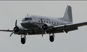 FRIDAY FLYING VIDEO: DC3 at Melbourne