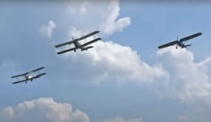 FRIDAY FLYING VIDEO: de Havilland Tribute