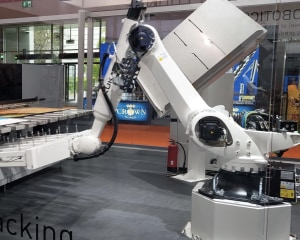 FESPA: DURST EXPANDS P5, ADDS ROBOTS
