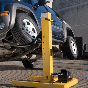 Easy Lift from SAPE makes car lifting easy