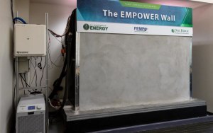 Smart wall with active insulation 