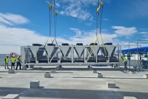 Waterless data centre cooling 