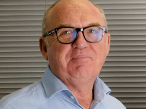 Auckland in strict lockdown for another week