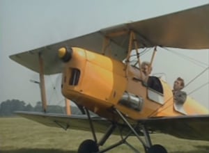 FRIDAY FLYING VIDEO: Fry and Laurie