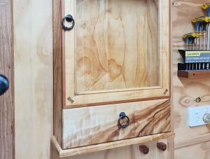 Online class: Learn to make a wall cabinet