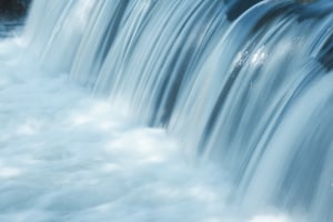 How to combine different shutter speeds to show movement and texture in water