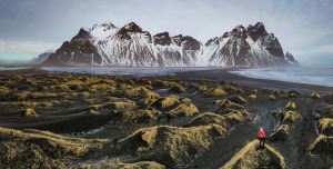 &lsquo;World&rsquo;s Worst Photographer&rsquo; Wins $50,000 Icelandair Contest