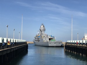 HMAS Arunta undocks after mast upgrade