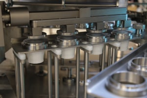 Flexible filling and dosing for dairy, dips and desserts