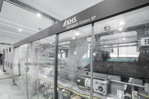 KHS packers now process 100% recycled shrink film