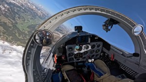FRIDAY FLYING VIDEO: Jet over the Alps